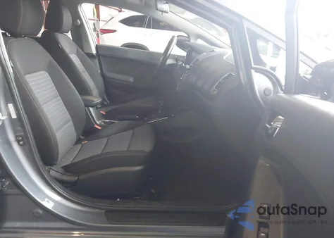 2017 Kia Forte S из США, поврежденный, VIN 3KPFL4A75HE037407